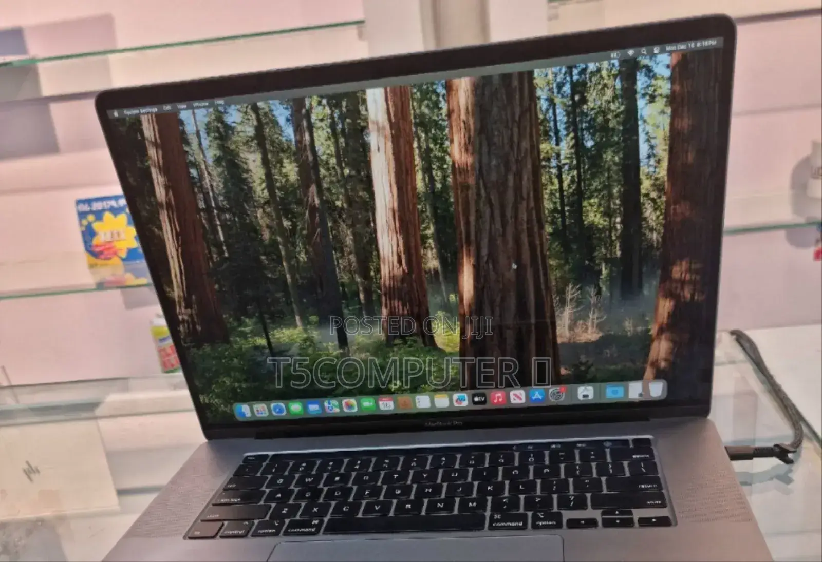 New Laptop Apple MacBook Pro 2019 16GB Intel Core I7 SSD 512GB