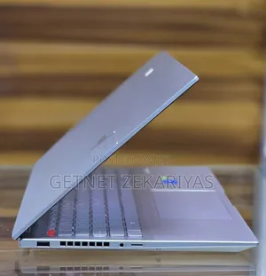 New Laptop Asus VivoBook 15 X505BA 16GB Intel Core I7 SSD 512GB