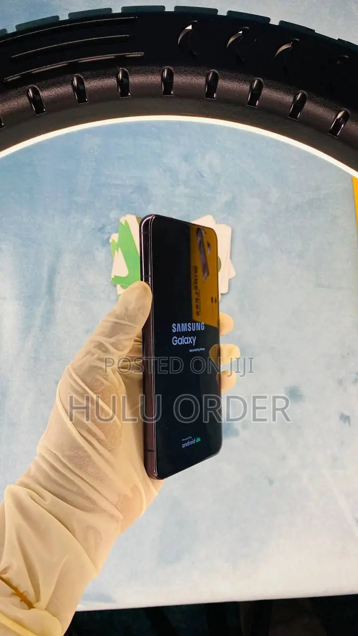 New Samsung Galaxy S22 5G 128 GB Black