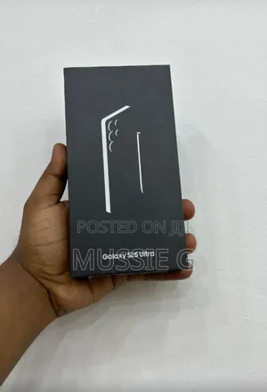 Photo - New Samsung Galaxy S25 Ultra 256 GB Silver