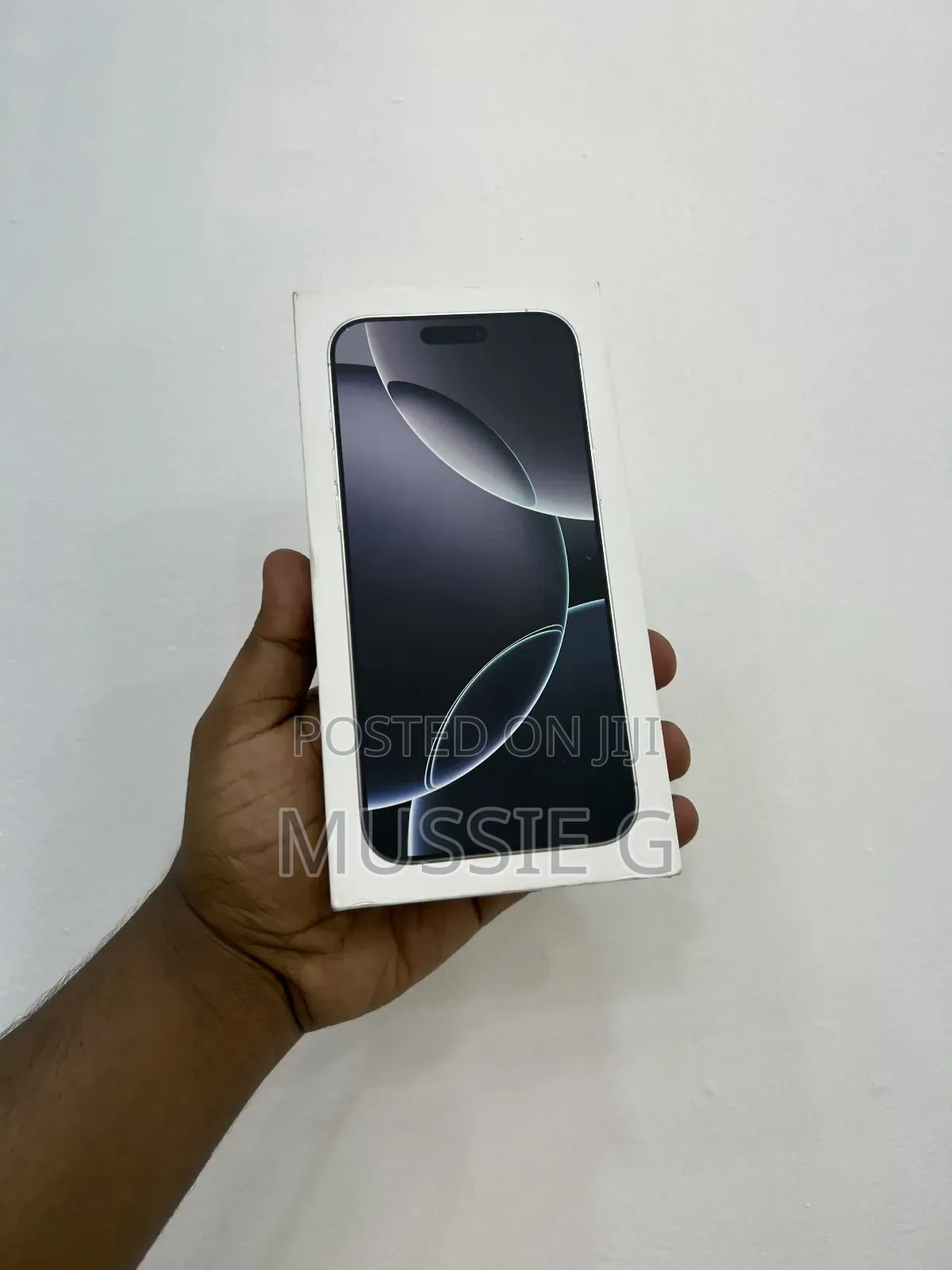 New Apple iPhone 16 Pro Max 256 GB Gold