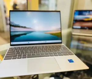 Photo - New Laptop Dell 16GB Intel Core I5 SSD 512GB