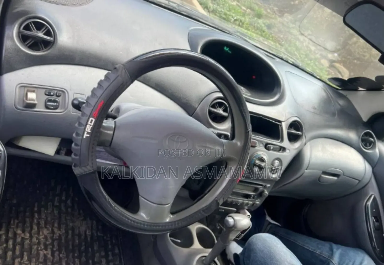 Toyota Vitz 2001 Silver