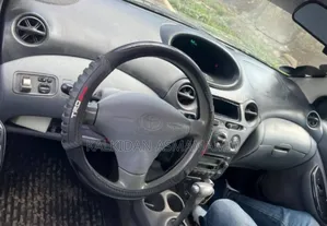 Toyota Vitz 2001 Silver