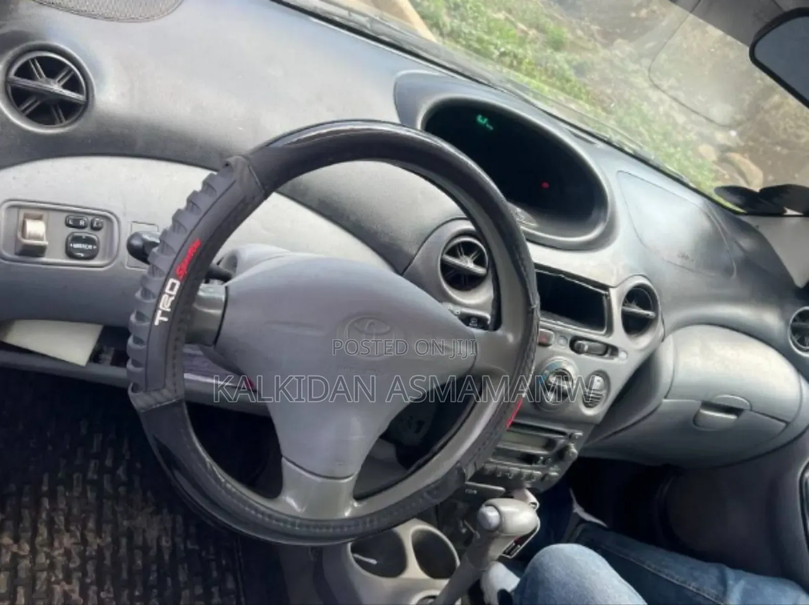 Toyota Vitz 2001 Silver