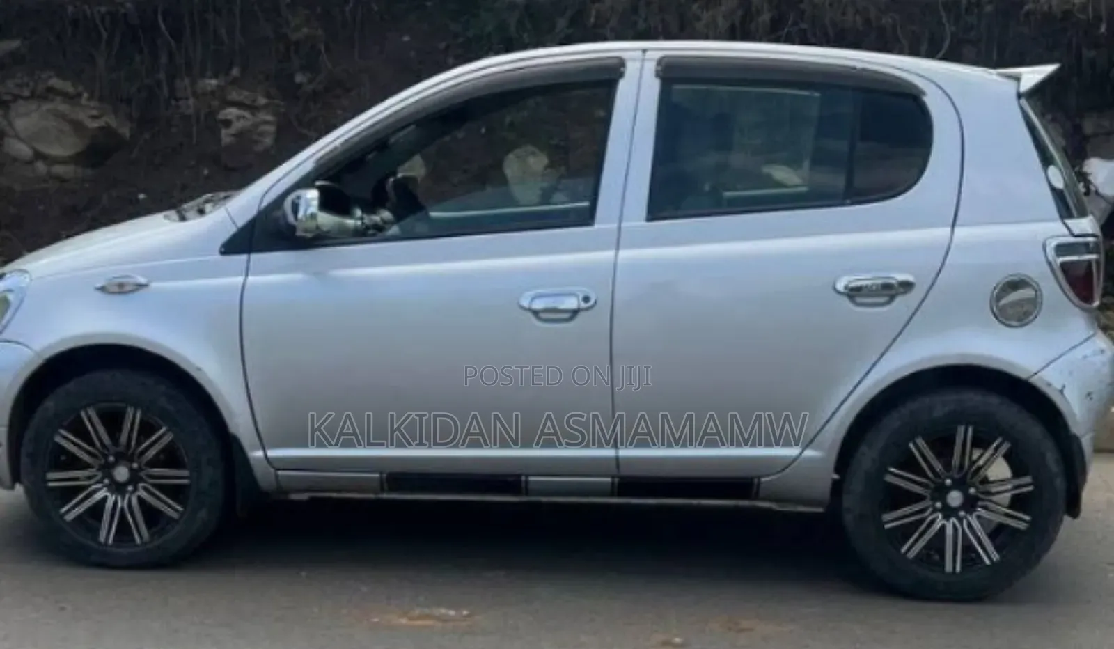 Toyota Vitz 2001 Silver