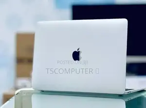 New Laptop Apple MacBook Pro M1 8GB Apple M1 SSD 256GB