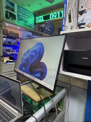 Photo - Samsung 27-Inch Frameless Monitor Resolution