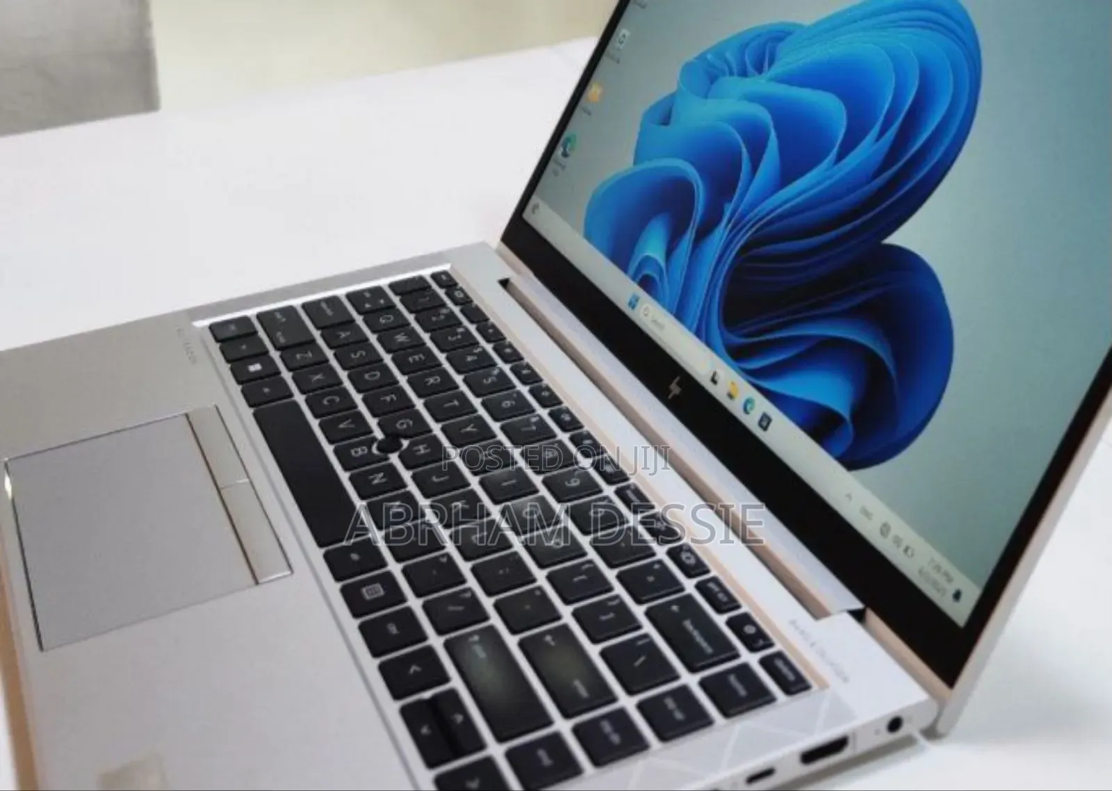 New Laptop HP EliteBook 840 G8 16GB Intel Core I5 SSD 512GB
