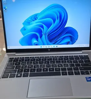 New Laptop HP EliteBook 830 G8 8GB Intel Core I5 SSD 512GB