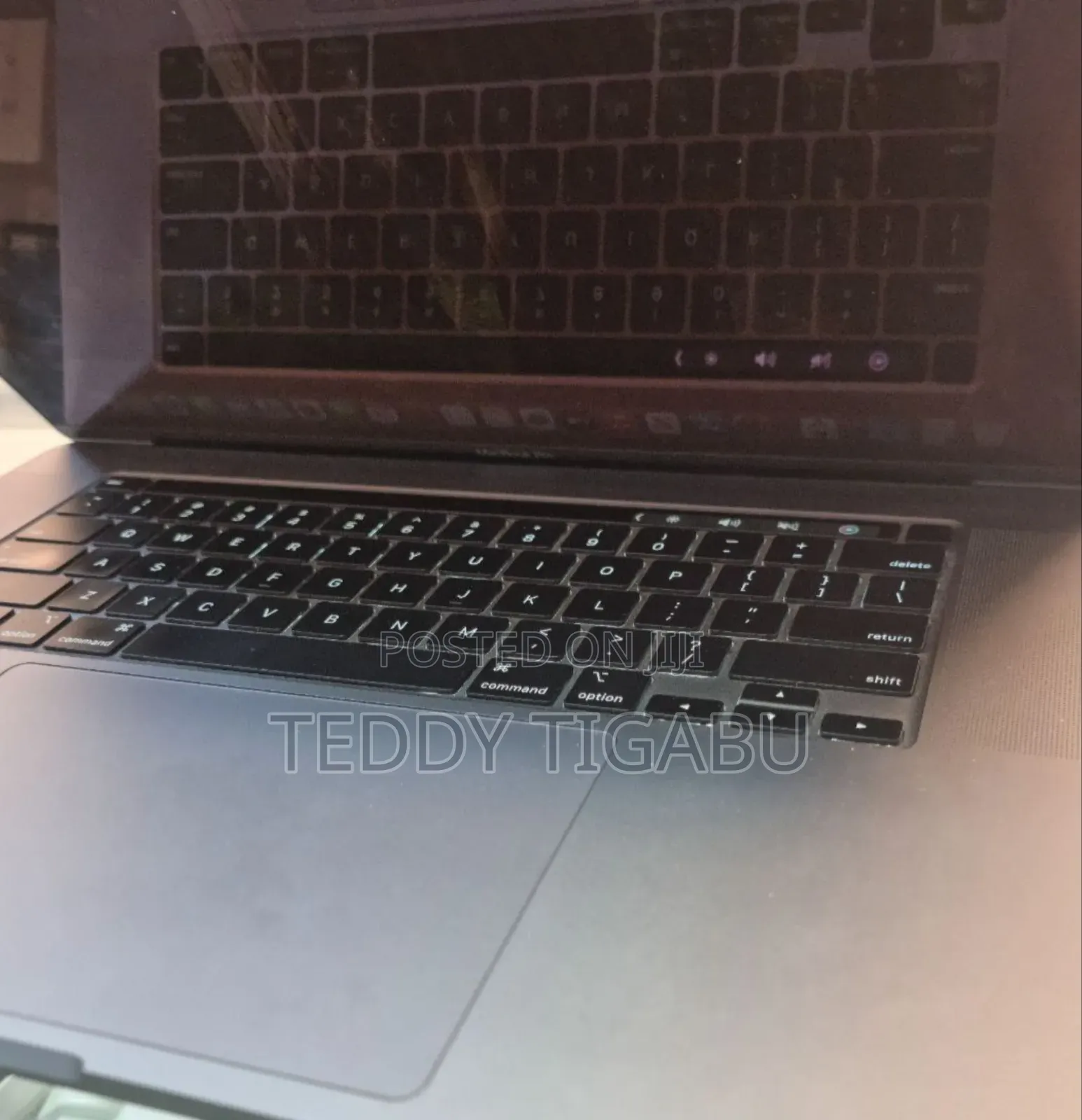 New Laptop Apple MacBook Pro 16GB Intel Core I7 SSD 512GB