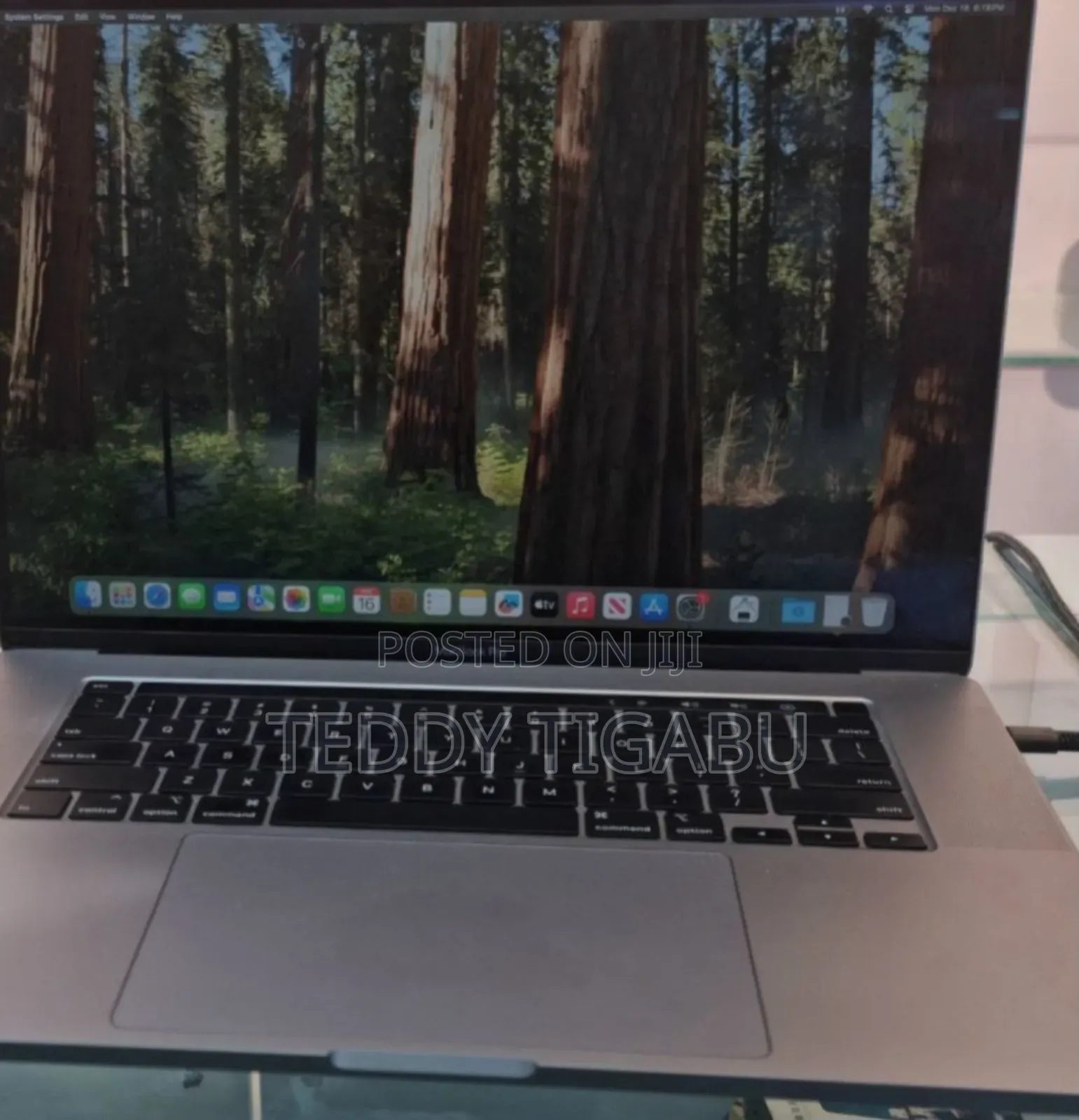New Laptop Apple MacBook Pro 16GB Intel Core I7 SSD 512GB