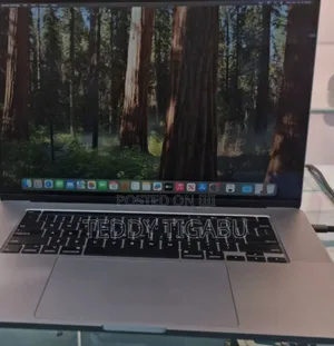 New Laptop Apple MacBook Pro 16GB Intel Core I7 SSD 512GB