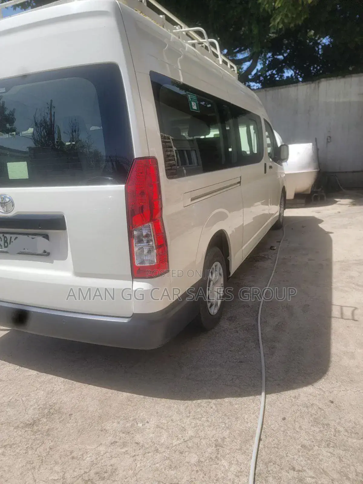 Toyota HiAce 2021 White