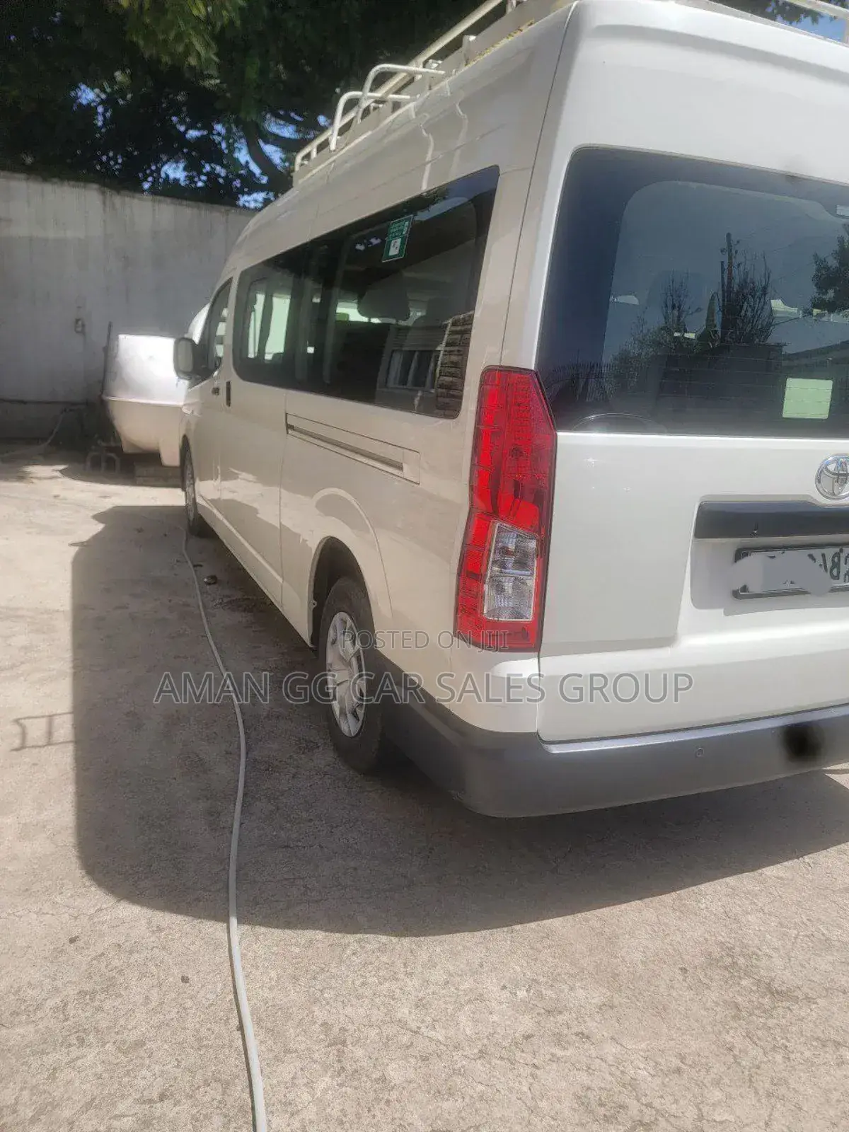 Toyota HiAce 2021 White