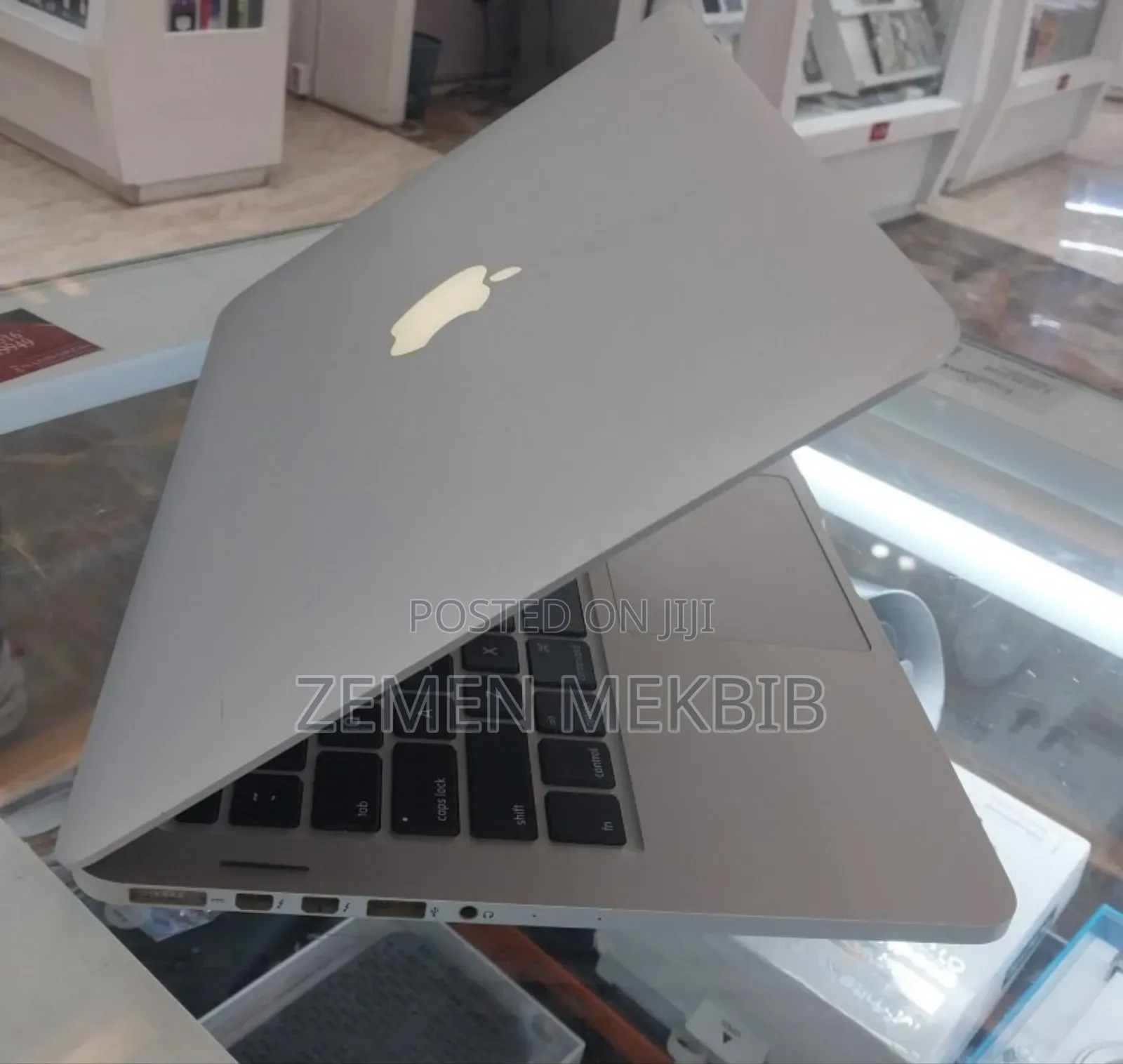 New Laptop Apple MacBook Pro 2015 16GB Intel Core I5 SSD 512GB