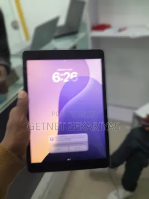 Photo - New Apple iPad 10.2 (2021) 128 GB