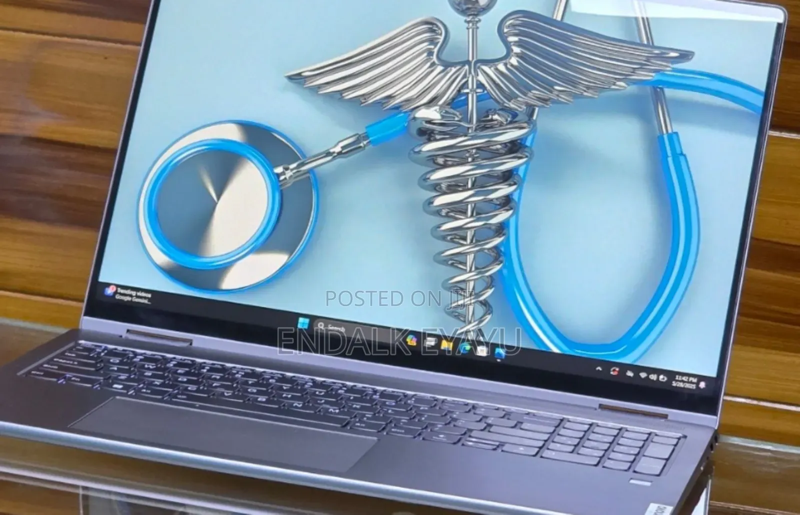 New Laptop Lenovo Yoga 7i 16GB Intel Core I7 SSD 512GB