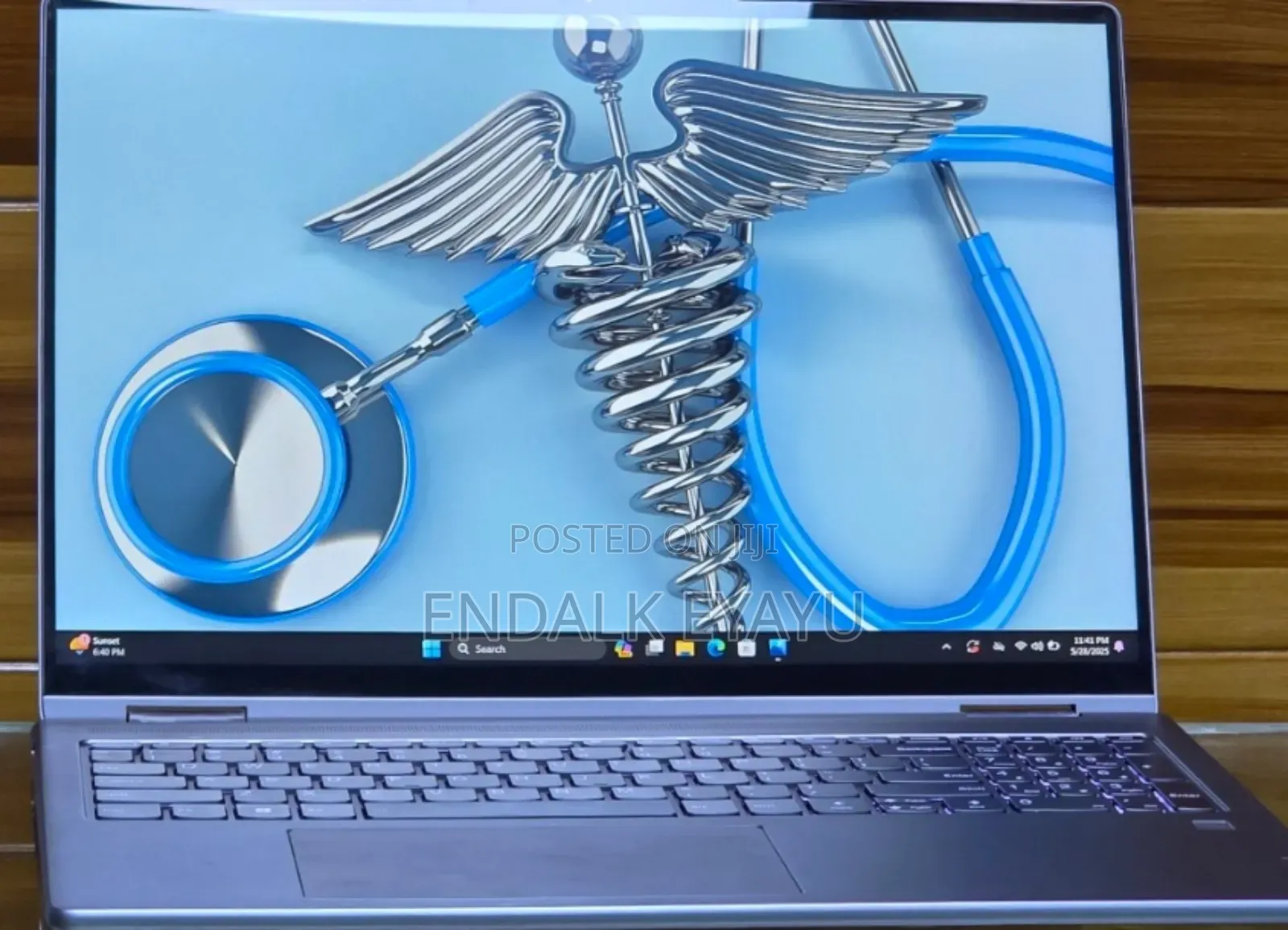 New Laptop Lenovo Yoga 7i 16GB Intel Core I7 SSD 512GB