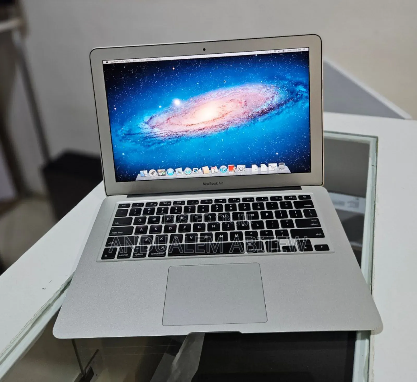 New Laptop Apple MacBook Air 2011 4GB Intel Core I5 SSD 128GB