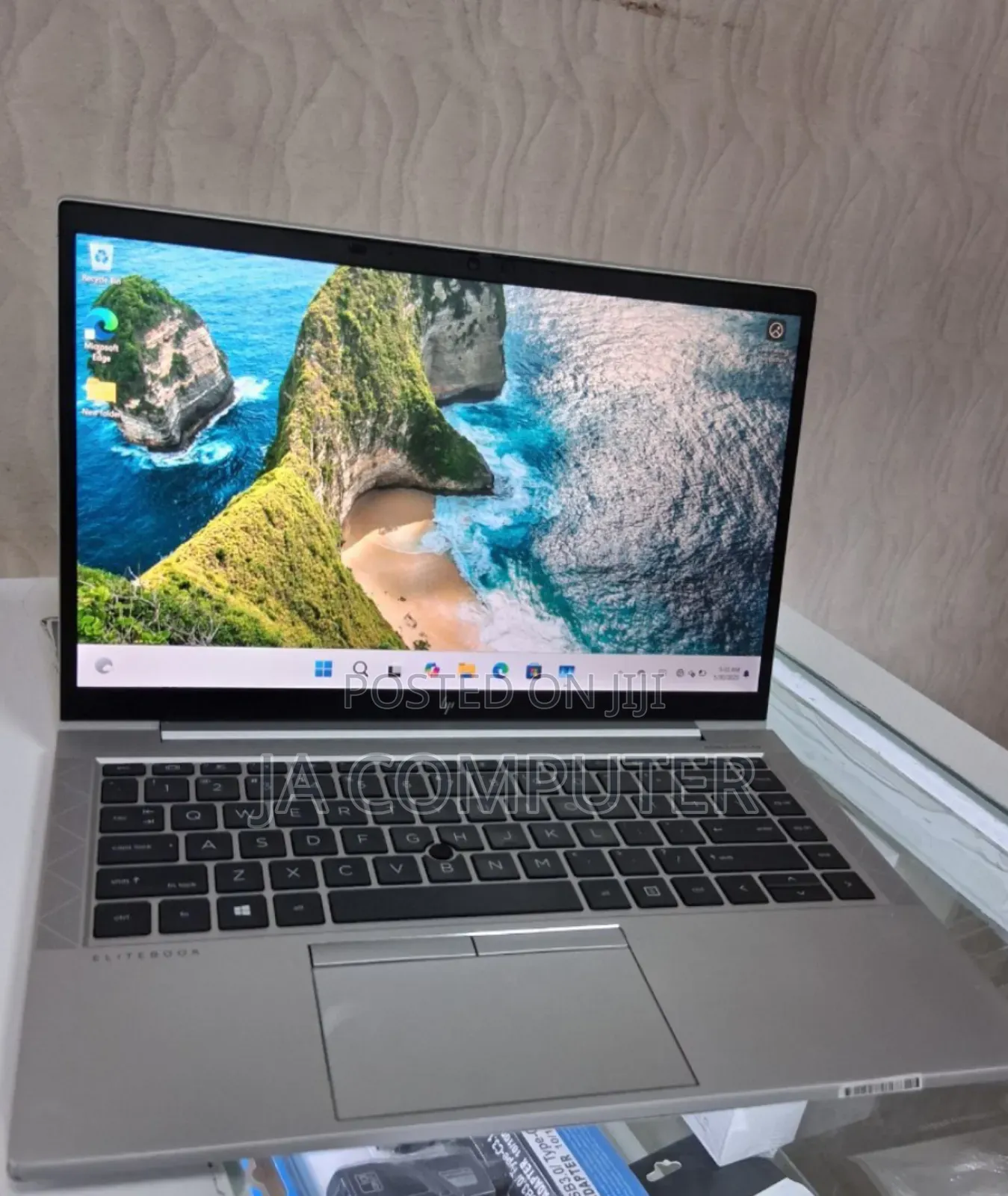 New Laptop HP EliteBook 830 G8 16GB Intel Core I7 SSD 512GB