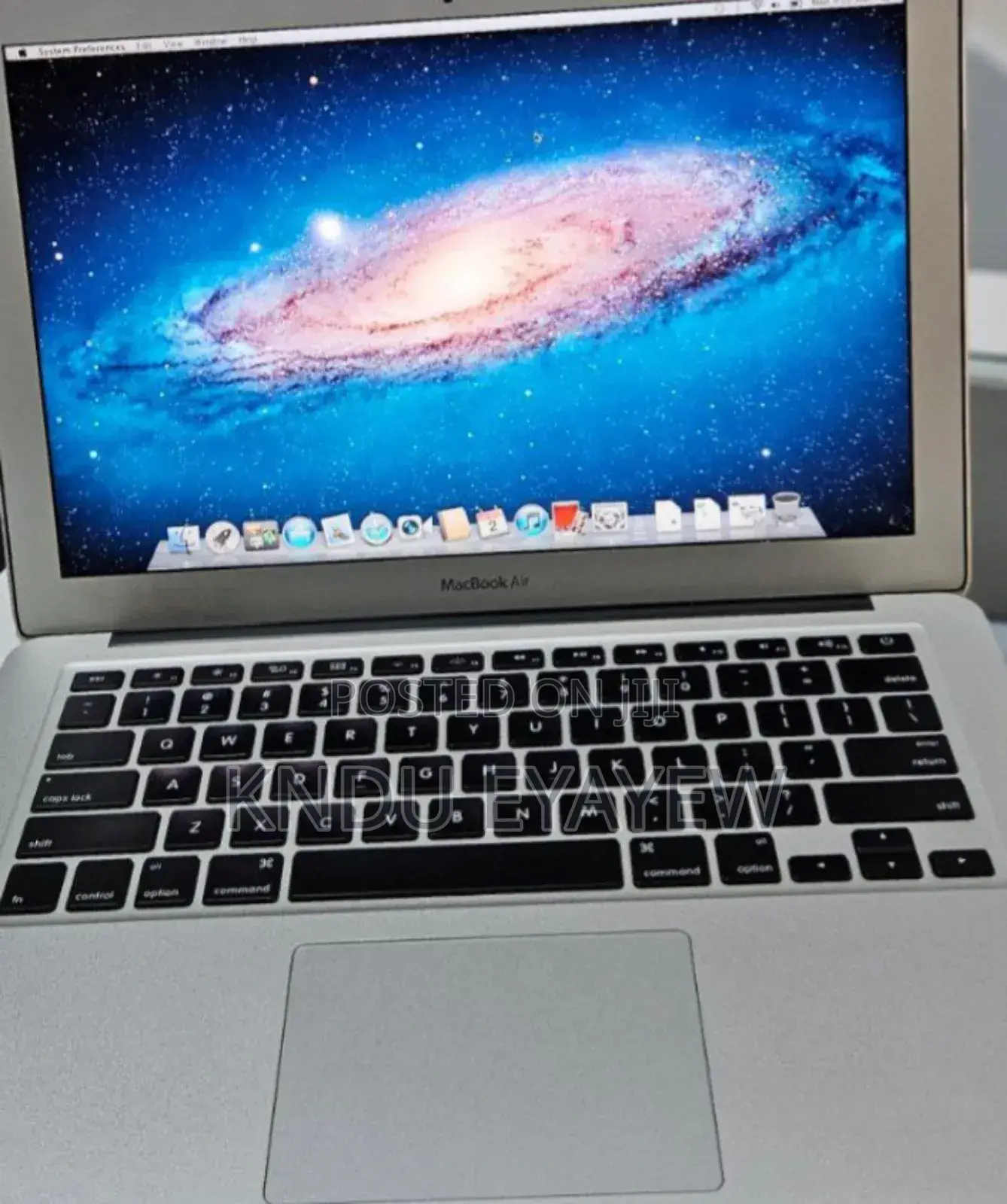 New Laptop Apple MacBook 4GB Intel Core I5 SSD 128GB