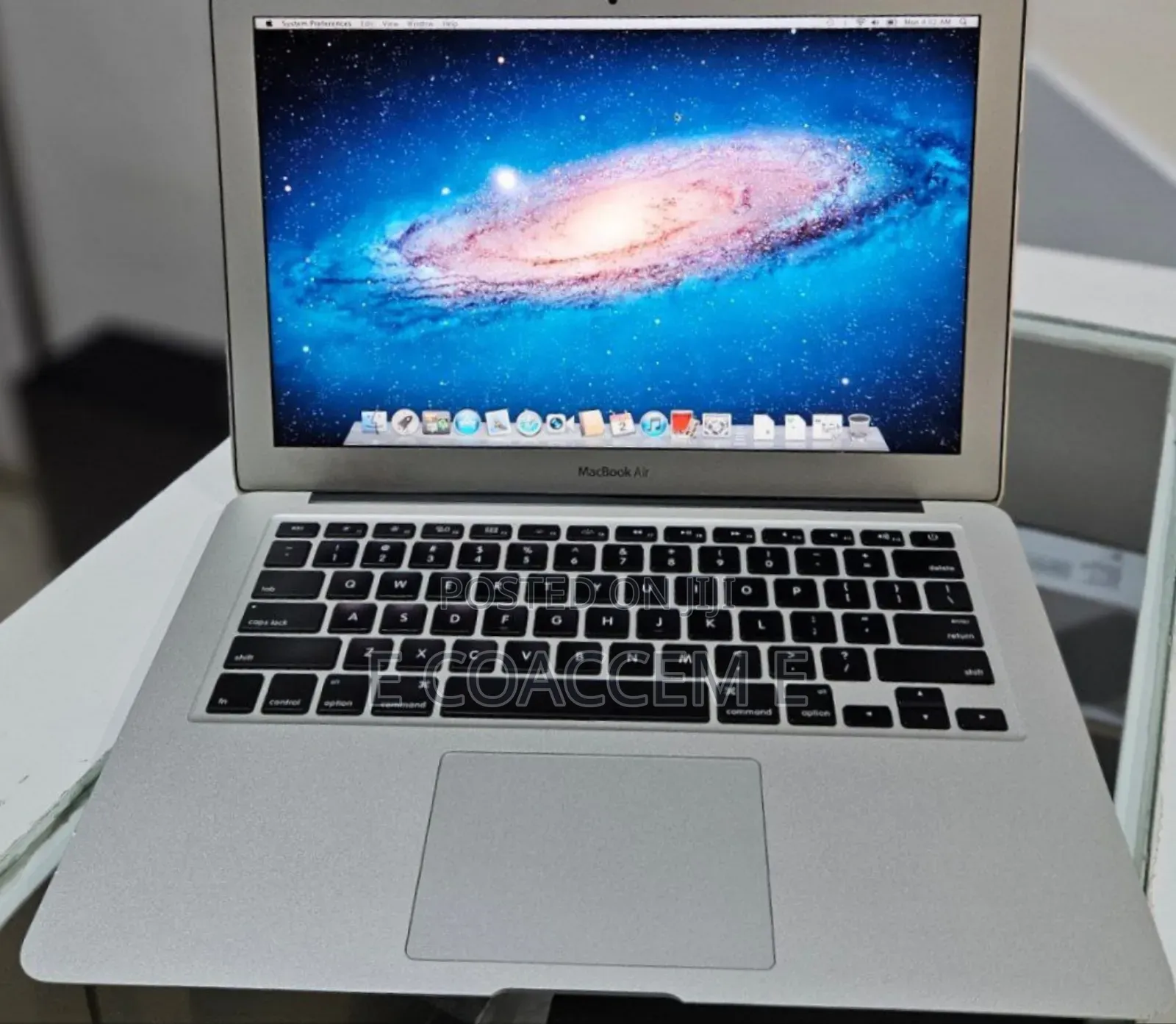 New Laptop Apple MacBook 4GB Intel Core I5 SSD 128GB