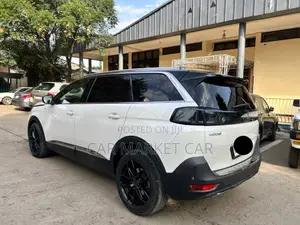 Peugeot 5008 2022 White