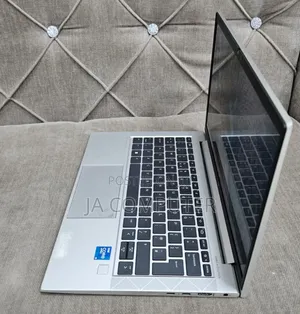 New Laptop HP EliteBook 830 G8 16GB Intel Core I5 SSD 512GB