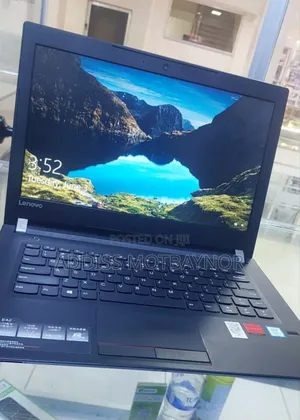 Photo - New Laptop Lenovo ThinkPad Yoga 8GB Intel Core I7 SSD 256GB