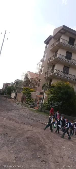 250 ካሬ G+4 ህንፃ ባንክ ብድር የተመቻቸ