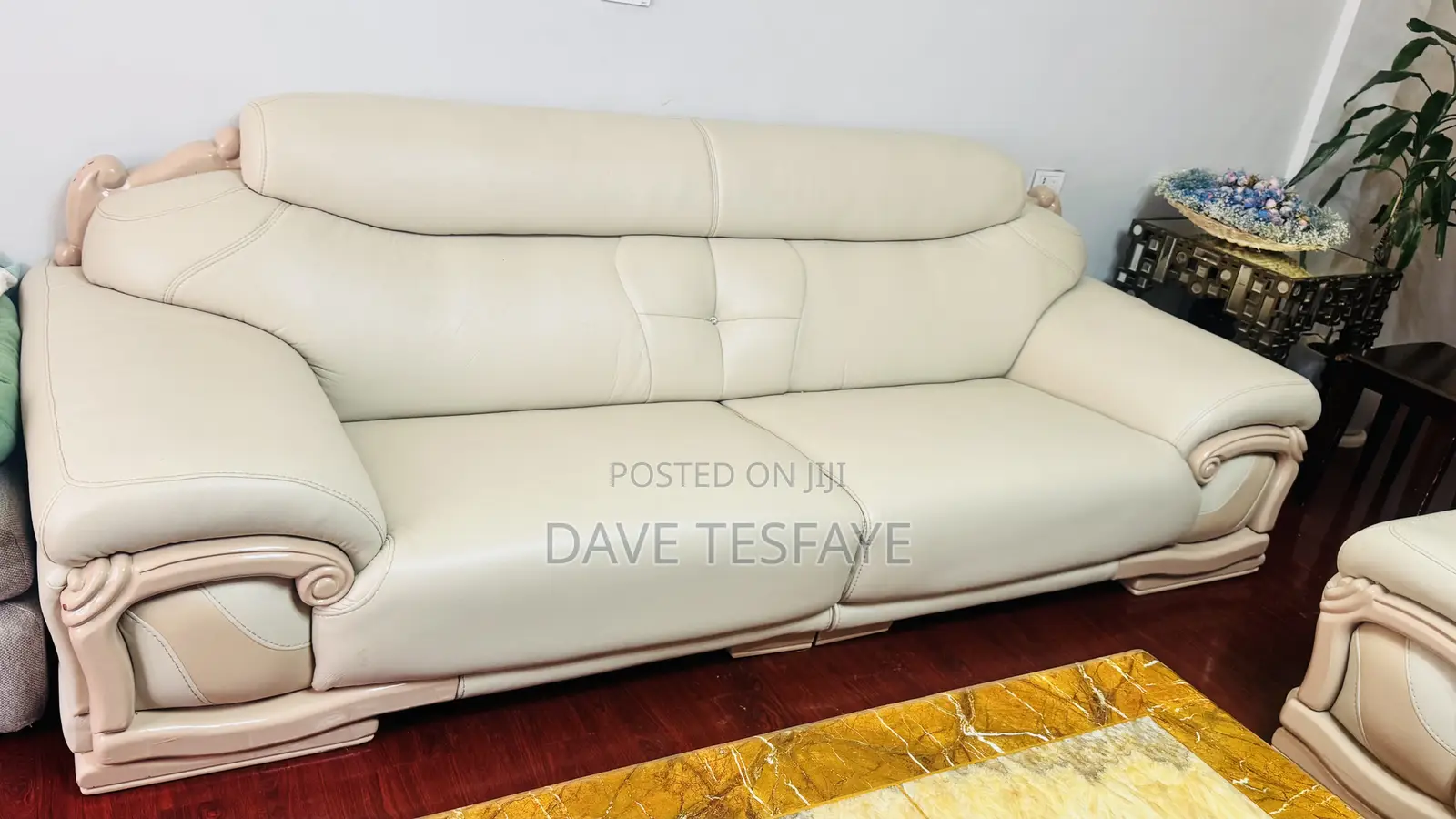Imported Modern Living Room Sofa Set Withmarble-Topped Table