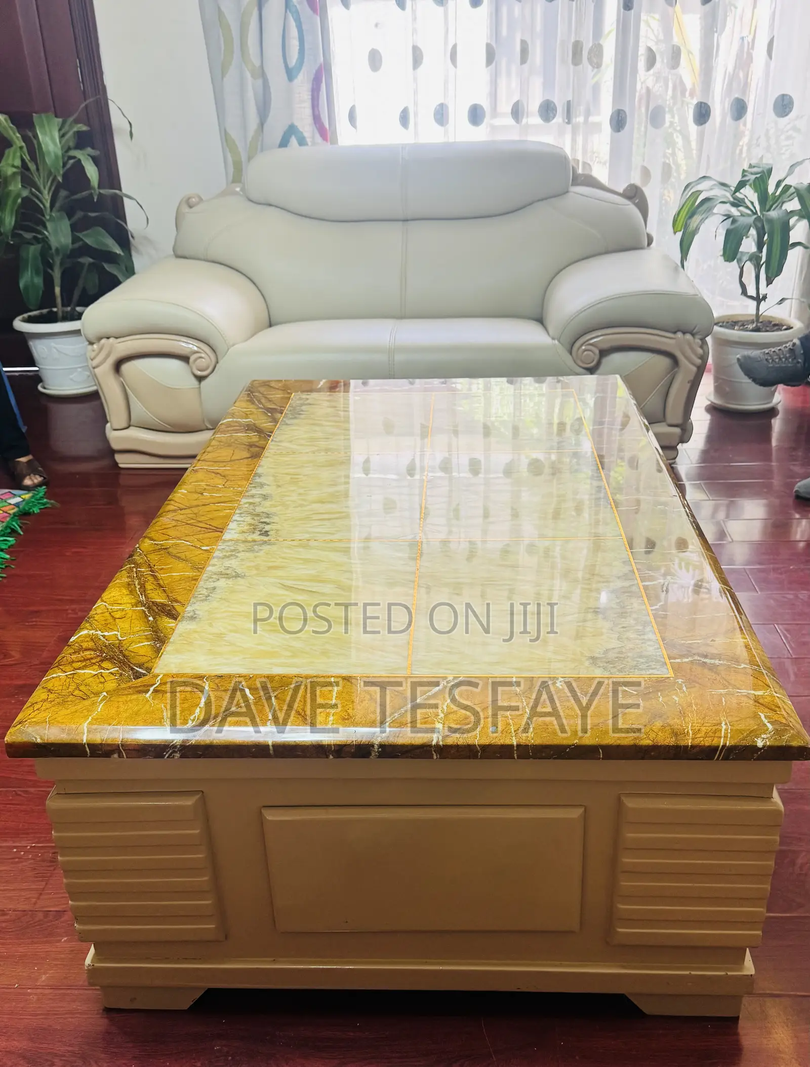 Imported Modern Living Room Sofa Set Withmarble-Topped Table