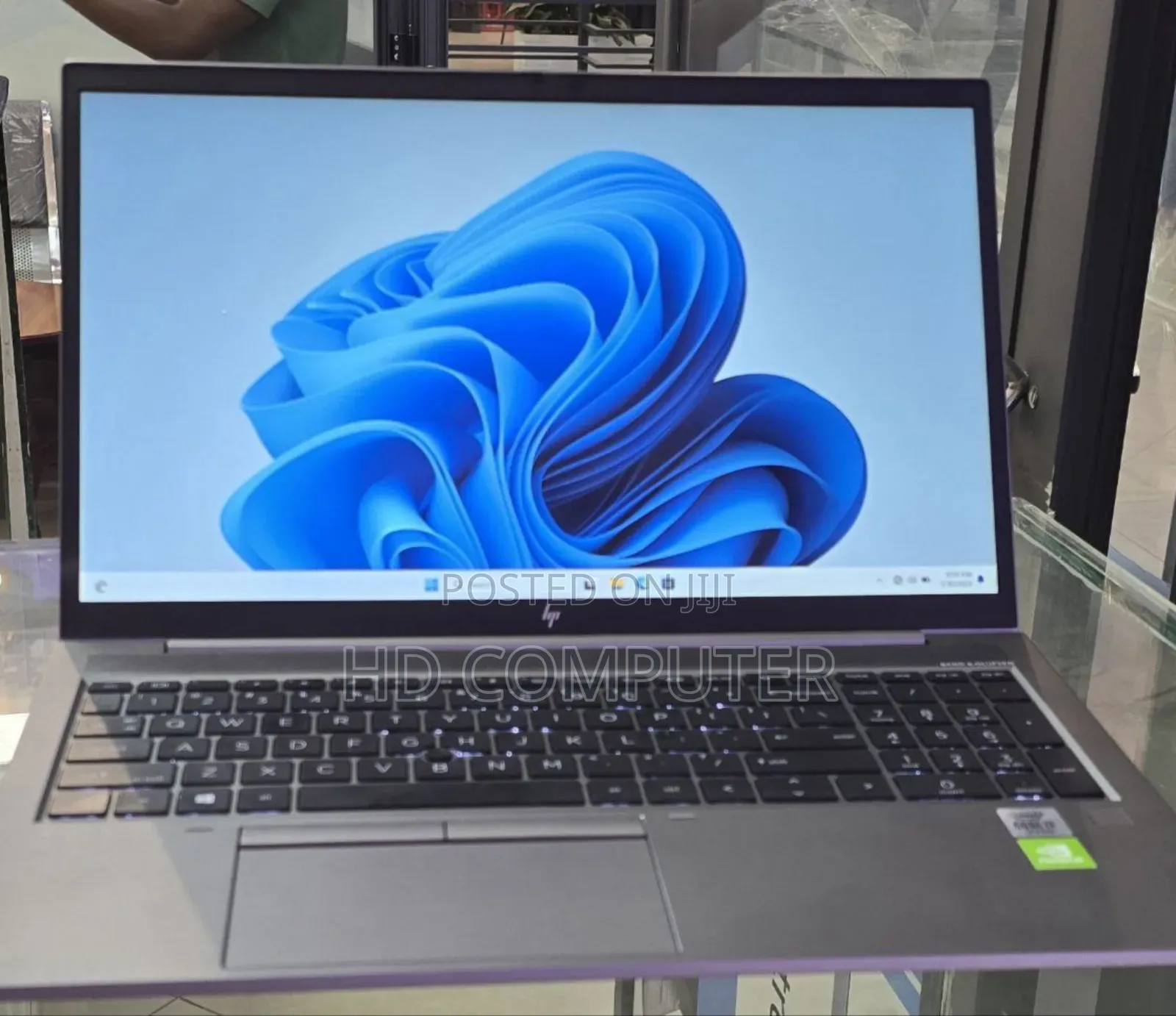 New Laptop HP ZBook Firefly 14 G7 16GB Intel Core I7 SSD 512GB