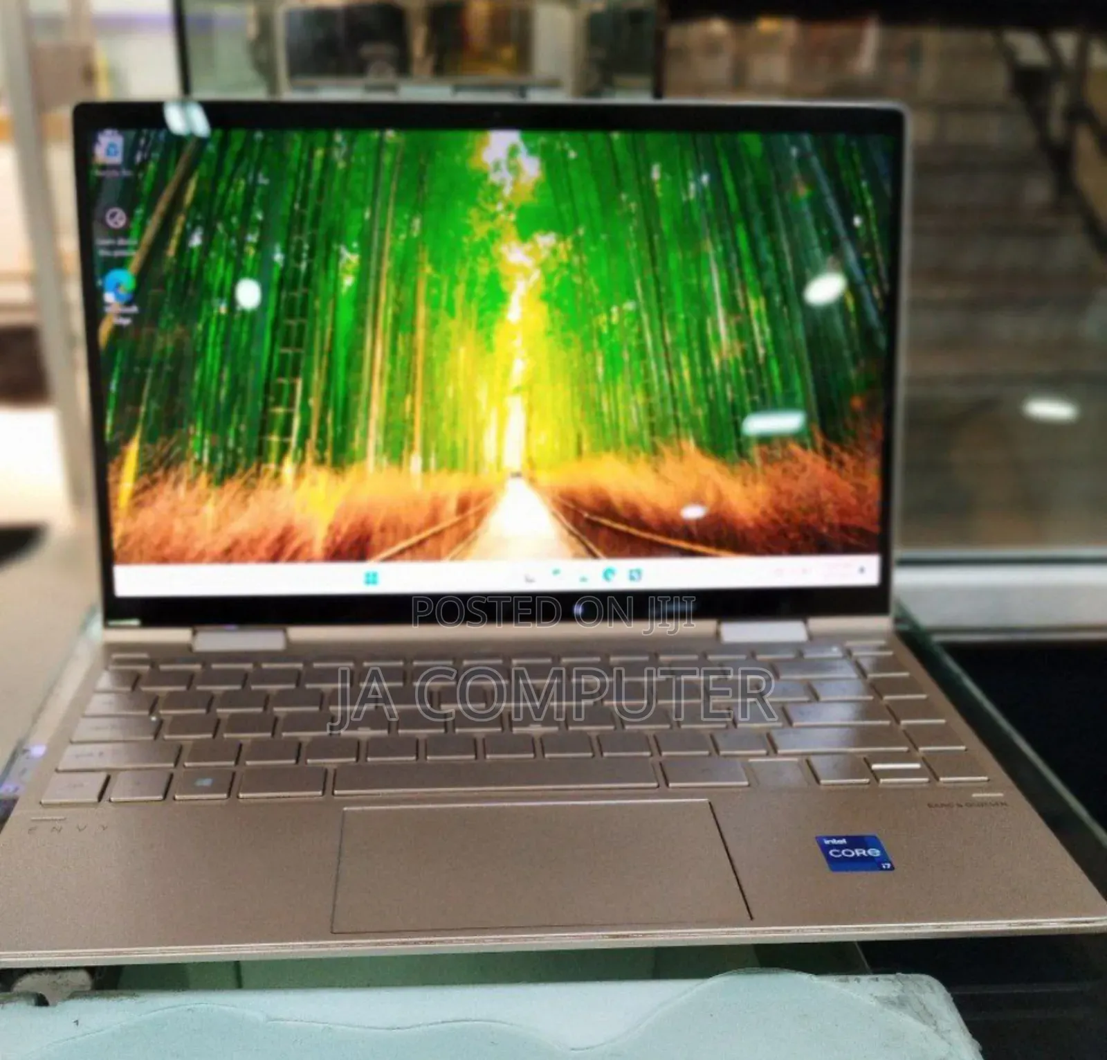 New Laptop HP Envy X360 8GB Intel Core I7 SSD 1T