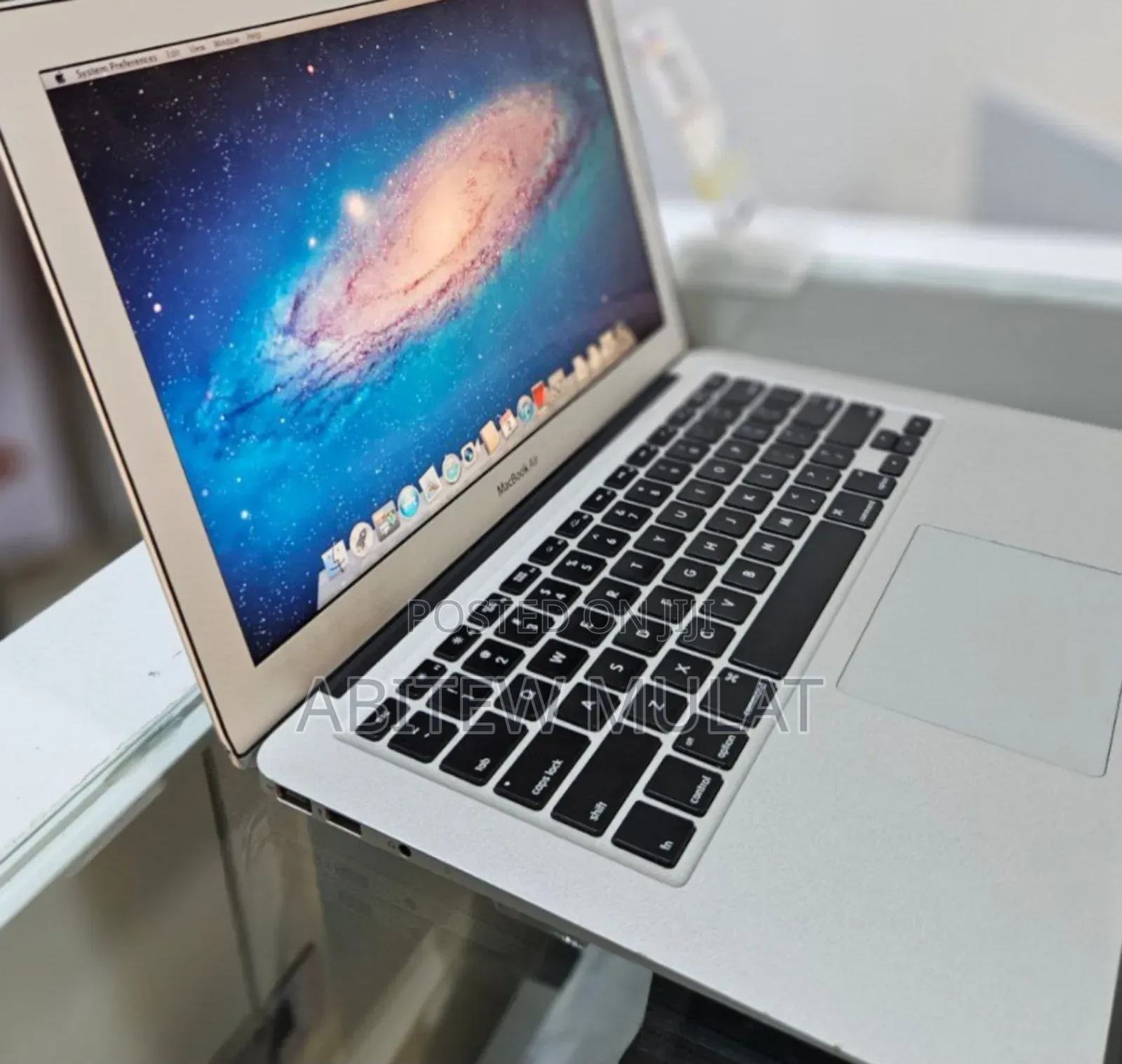 New Laptop Apple MacBook Air 2011 4GB Intel Core I5 SSD 128GB