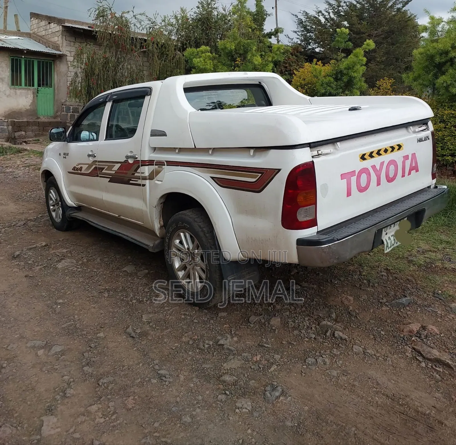 Toyota Hilux 2011 White