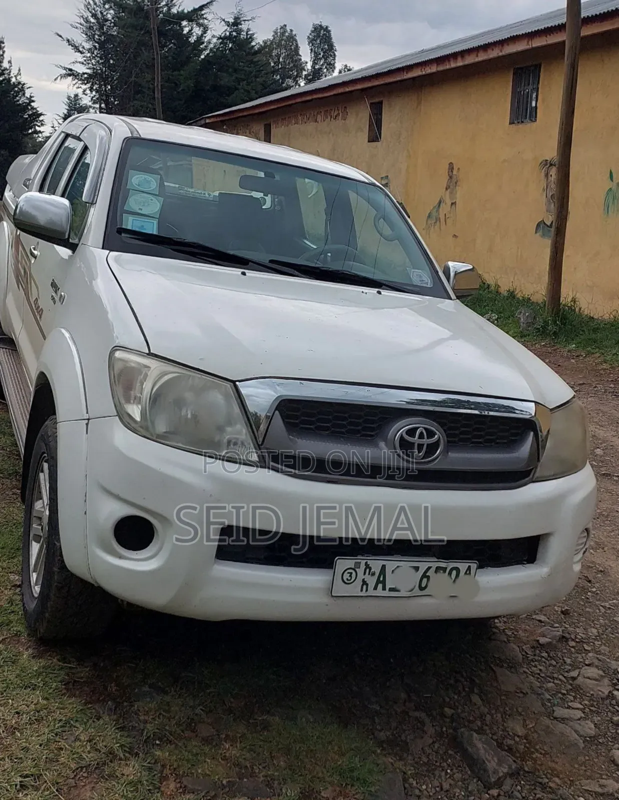 Toyota Hilux 2011 White