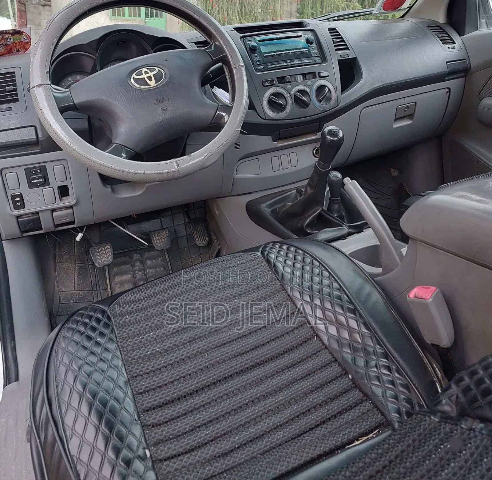 Toyota Hilux 2011 White