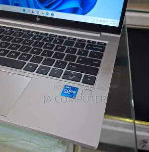 New Laptop HP EliteBook 830 G8 16GB Intel Core I5 SSD 512GB
