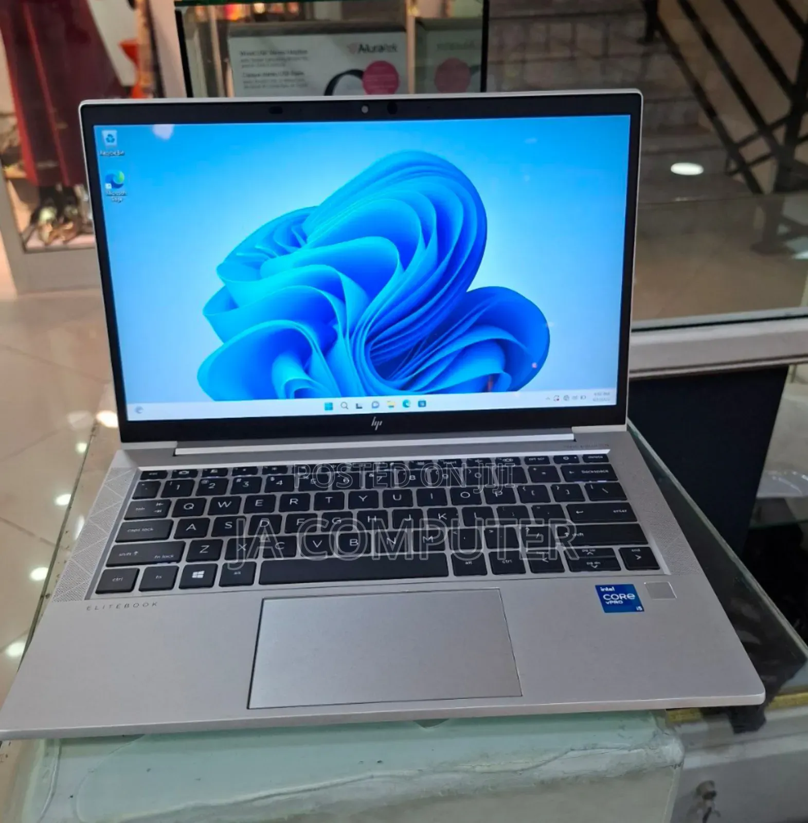 New Laptop HP EliteBook 830 G8 16GB Intel Core I5 SSD 512GB