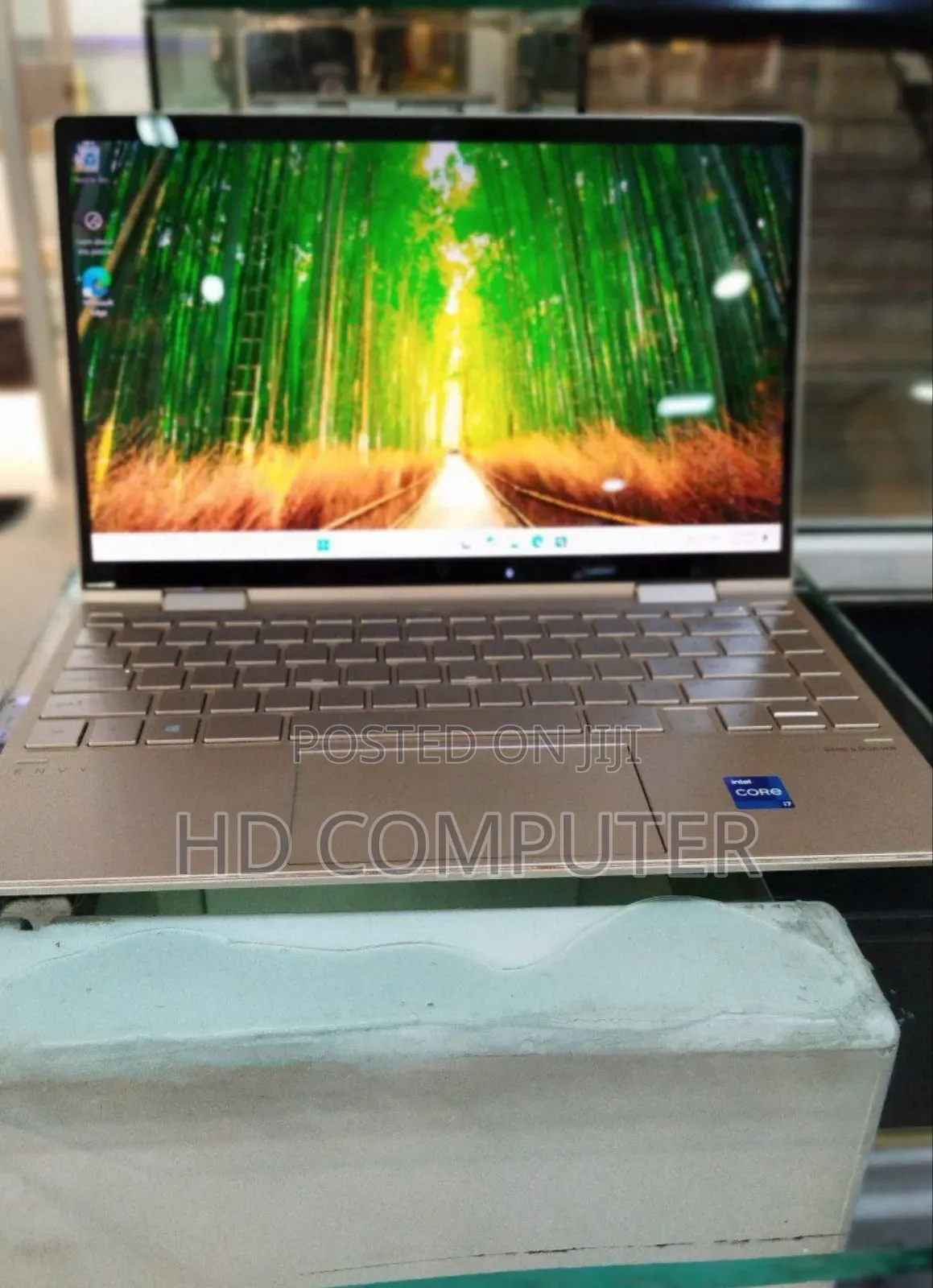 New Laptop HP Envy X360 8GB Intel Core I7 SSD 1T