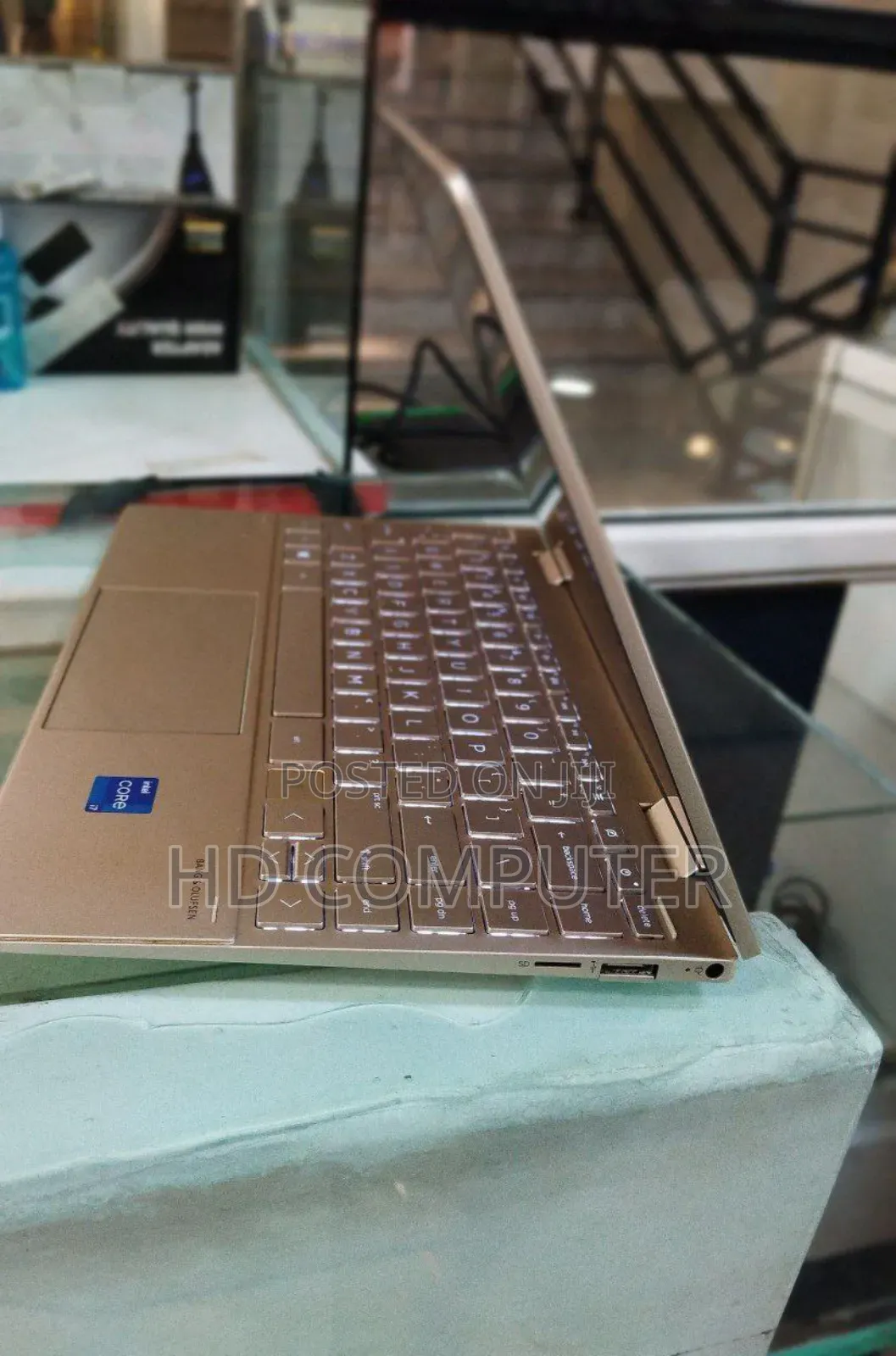 New Laptop HP Envy X360 8GB Intel Core I7 SSD 1T