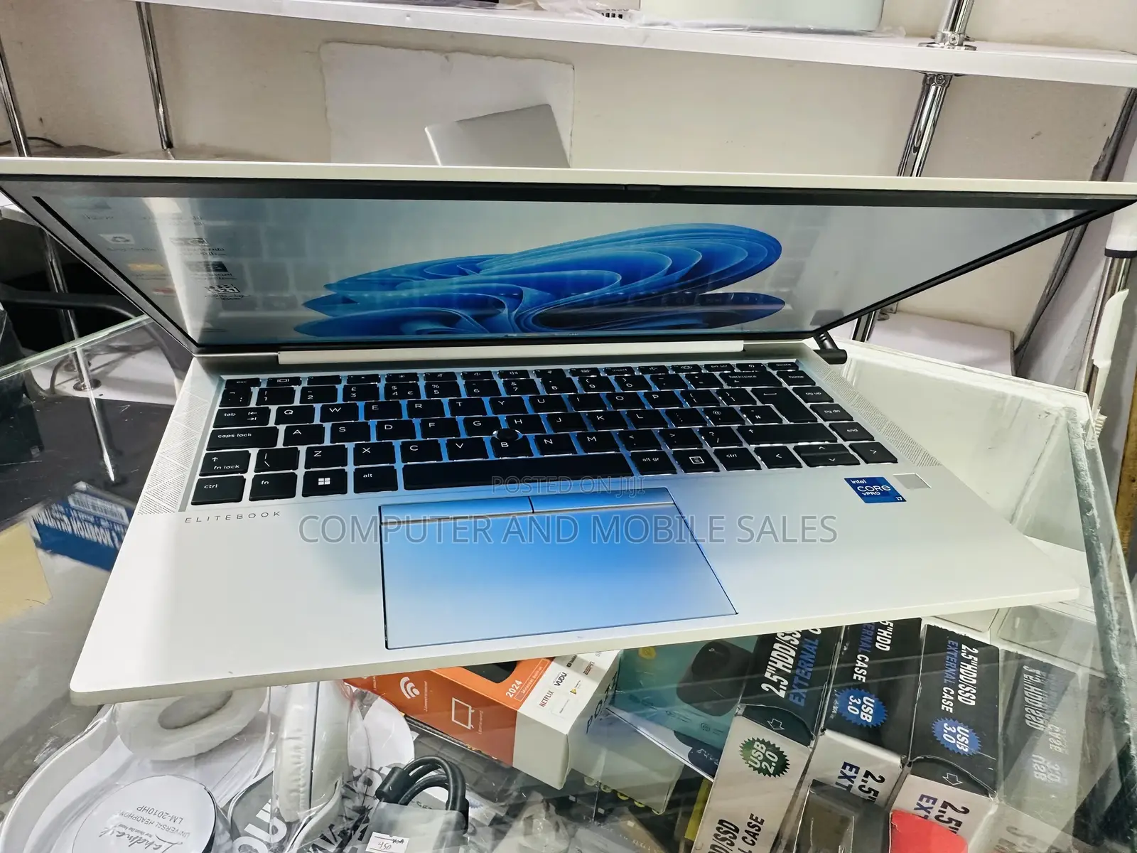 New Laptop HP EliteBook 830 G8 16GB Intel Core I7 SSD 512GB