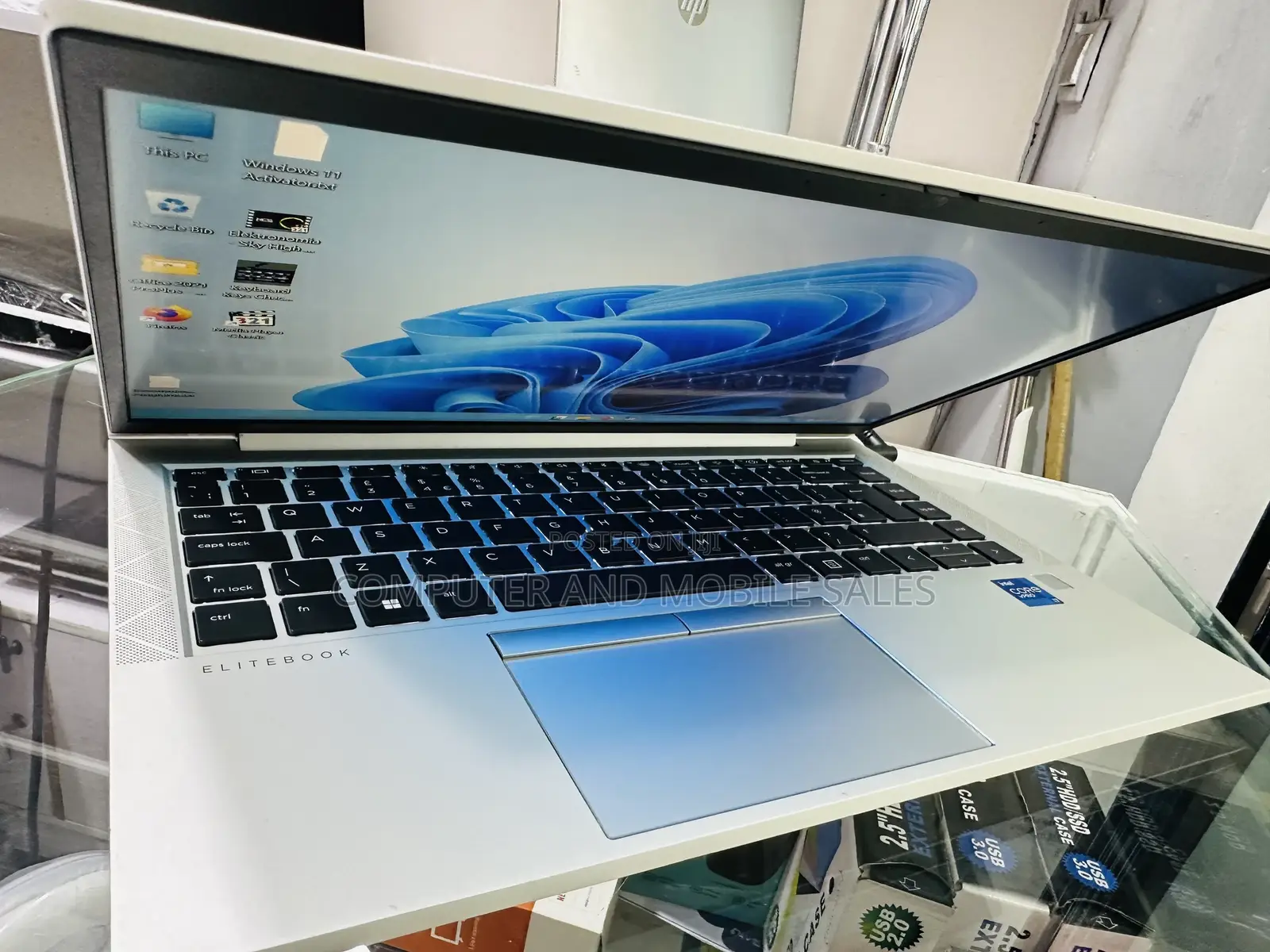 New Laptop HP EliteBook 830 G8 16GB Intel Core I7 SSD 512GB