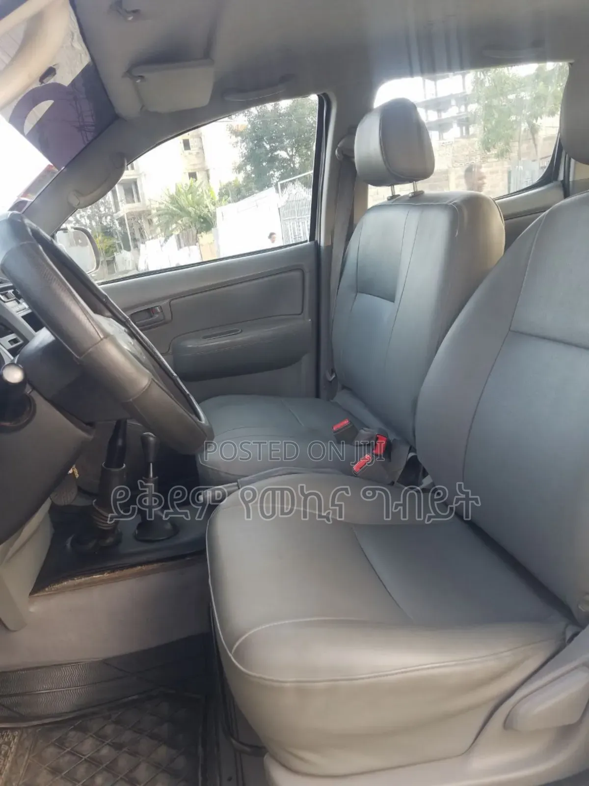 Toyota Hilux 2011 White