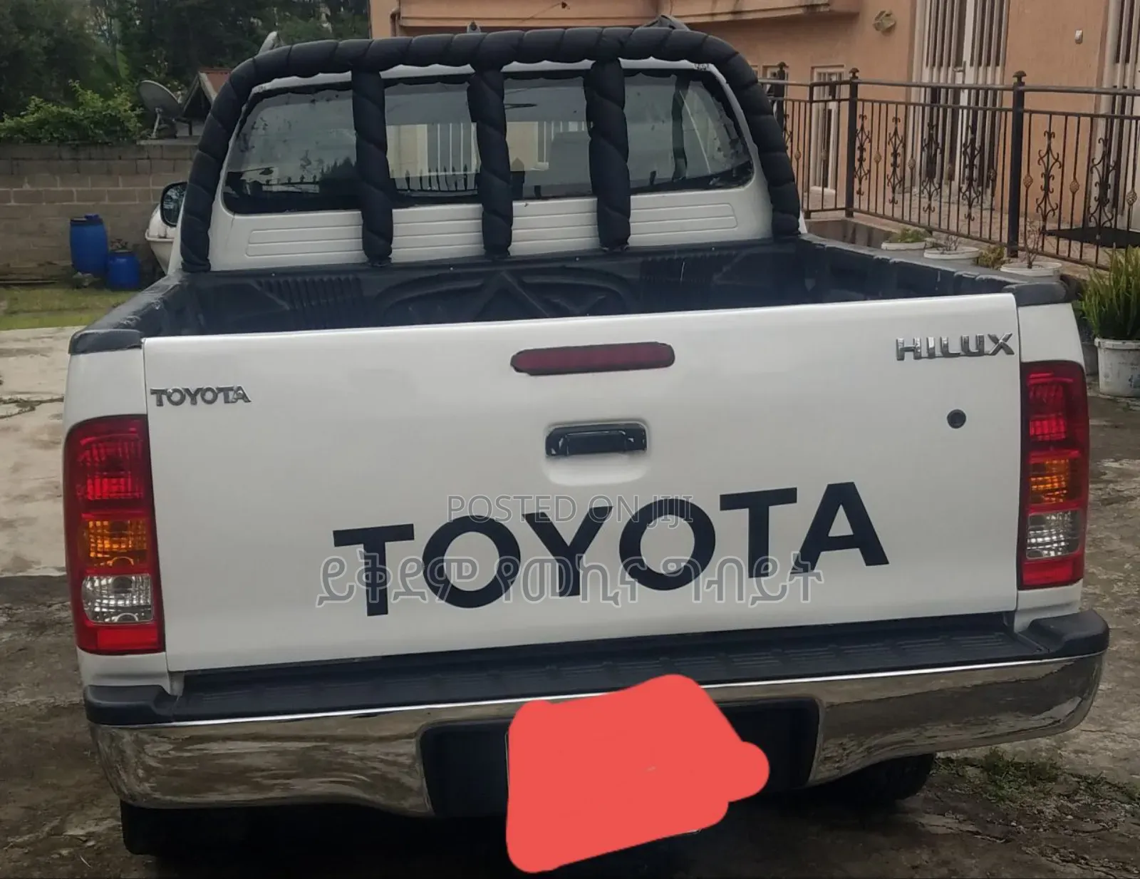 Toyota Hilux 2011 White