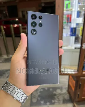 Photo - New Samsung Galaxy S22 Ultra 5G 256 GB Black