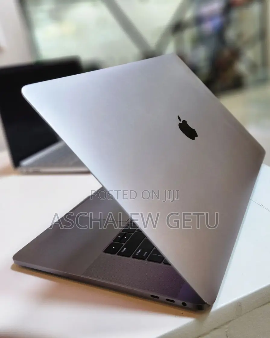 New Laptop Apple MacBook 2016 16GB Intel Core I7 SSD 256GB