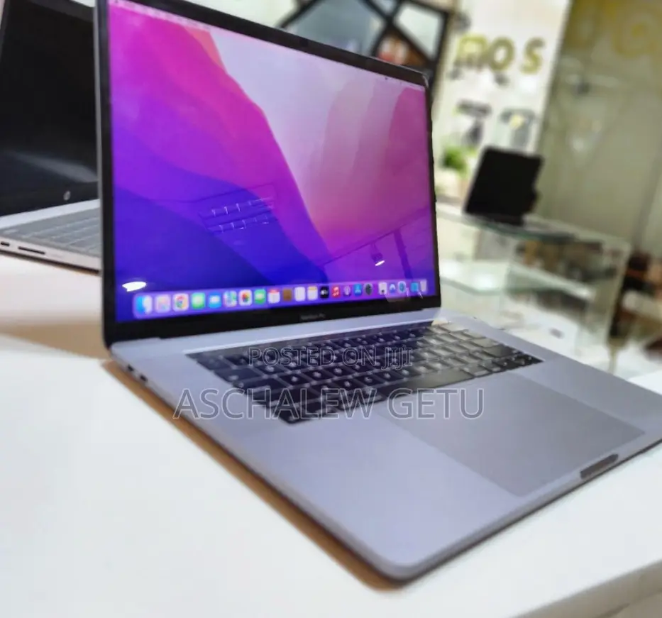 New Laptop Apple MacBook 2016 16GB Intel Core I7 SSD 256GB